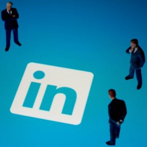 10 ways to improve your LinkedIn profile