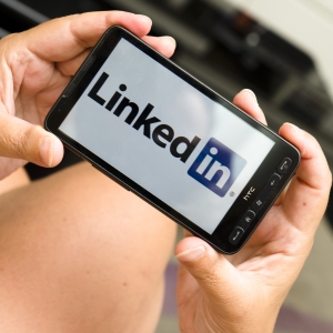 How to use LinkedIn to find a job